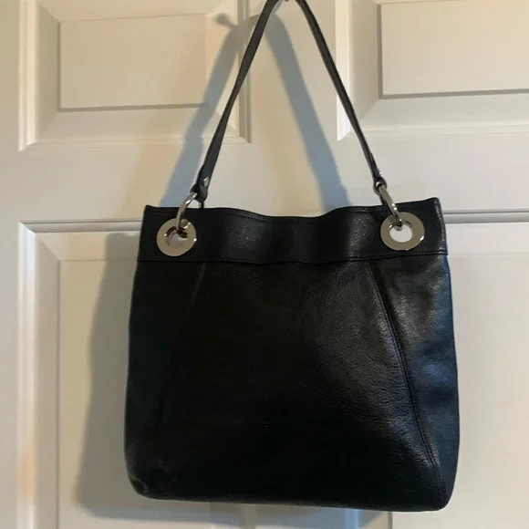 Coach -  Ashley Purse  Leather Purse Shoulder Purse Black, Crome Grommets - Picture 2 of 3